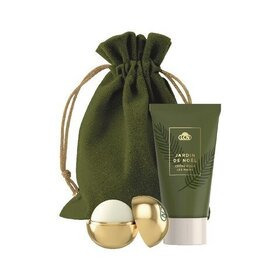Jardin de noel” setti - käsivoide 30ml ja vanilja huulivoide 4,5g juhlapussukassa