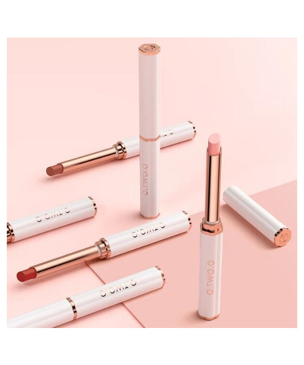 O.TWO.O Moisturizing Color Changing Lip Balm sävytetty huulivoide